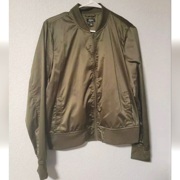 City Streets Jackets & Blazers - CITY STREETS OLIVE GREEN BOMBER JACKET - SIZE LARGE